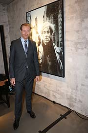 Barbara Osthoff bei der Preview Russell Young, Heros and Heroines in der Münchner Galerie Kronsbein am 20.02.2020 (©Foto: Martin Schmitz)